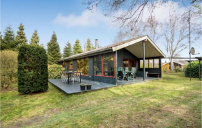 Awesome Home In Væggerløse With Kitchen, Bogø By